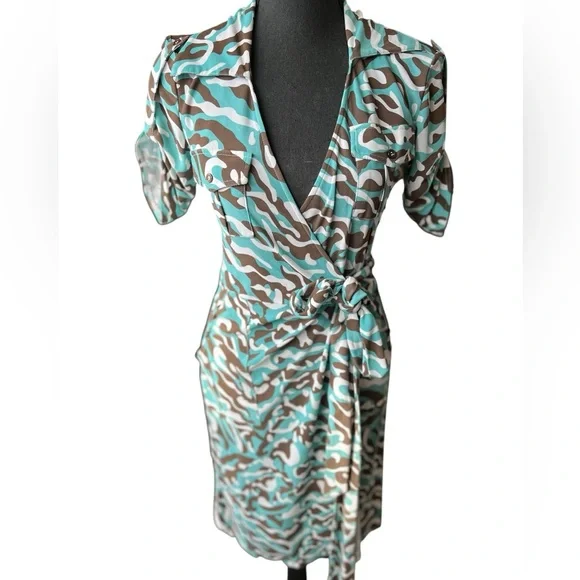 Diane Von Furstenberg Camo Print Wrap Dress - Picture 9 of 10